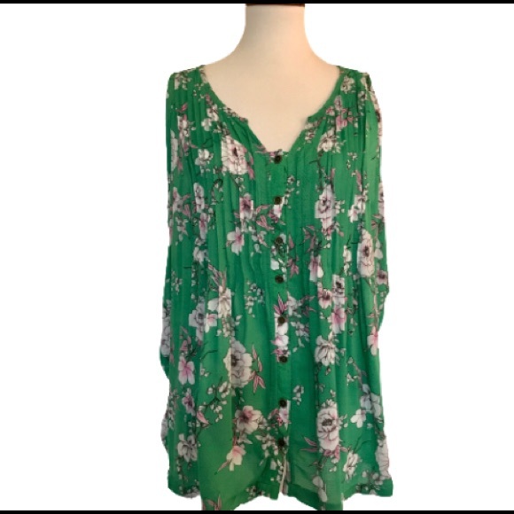 ❌SOLD❌Torrid Sleeveless Floral Pleated Top - Picture 3 of 9